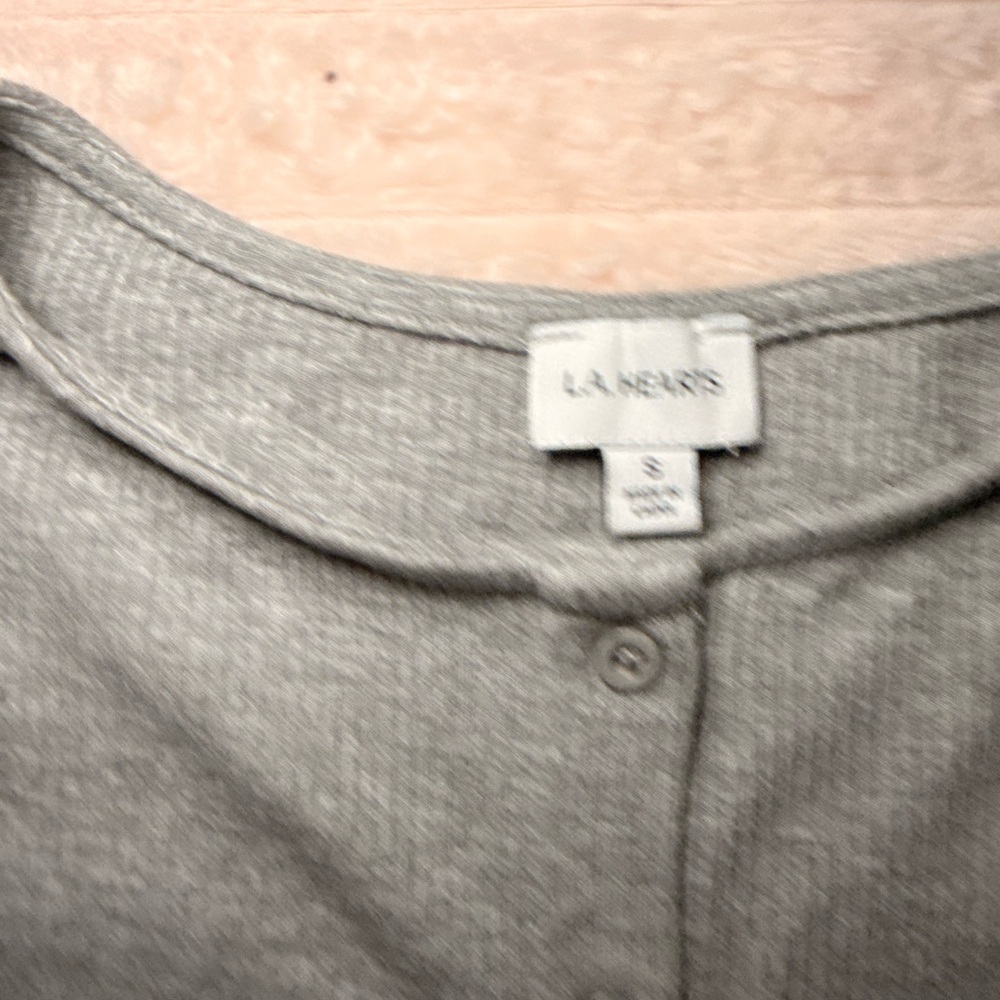 La Mer Grey Ribbed Short-Sleeve Button-Front Top - Picture 2 of 3